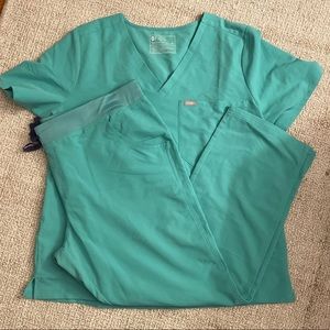 Like new figs scrubs in surgical green (fall 2021 release)